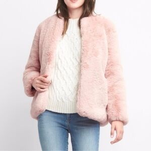 - Gap Faux Fur Winter Coat Jacket